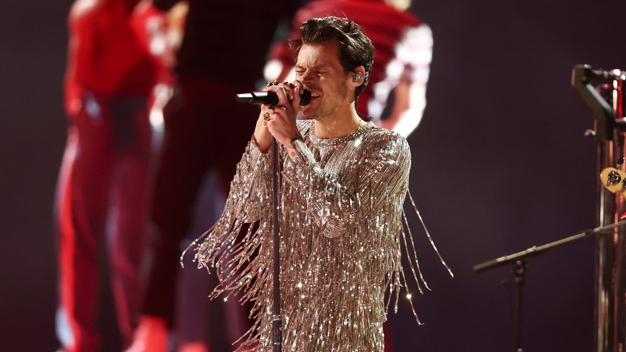 Harry Types’ GRAMMYs Backup Dancers Element Efficiency Difficulties