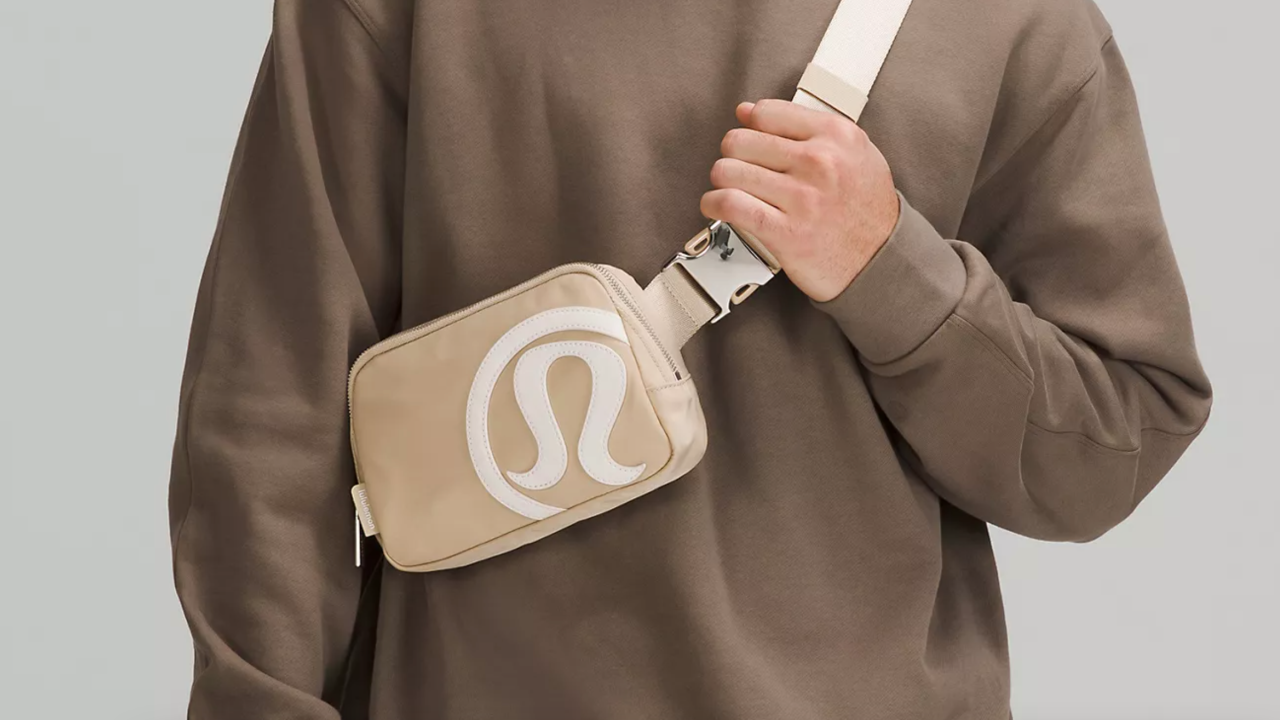 The lululemon Everywhere Belt Bag Is Officially Back In Stock — Shop Before It Sells Out Again - Vimarsana News