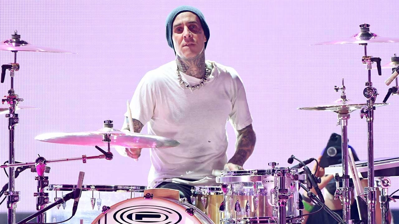 Blink-182 pospone las fechas de la gira latinoamericana debido a la lesión en el dedo de Travis Barker