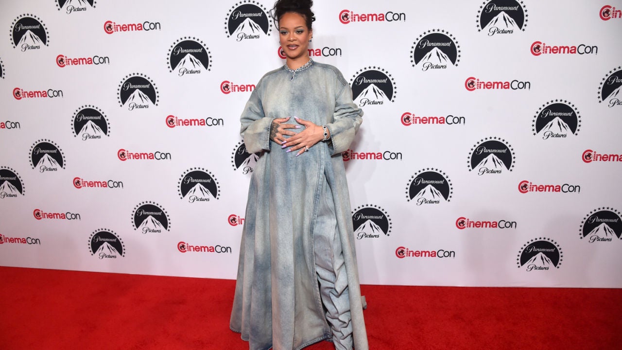 Rihanna Makes Surprise Appearance at CinemaCon to Announce ‘Smurfs’