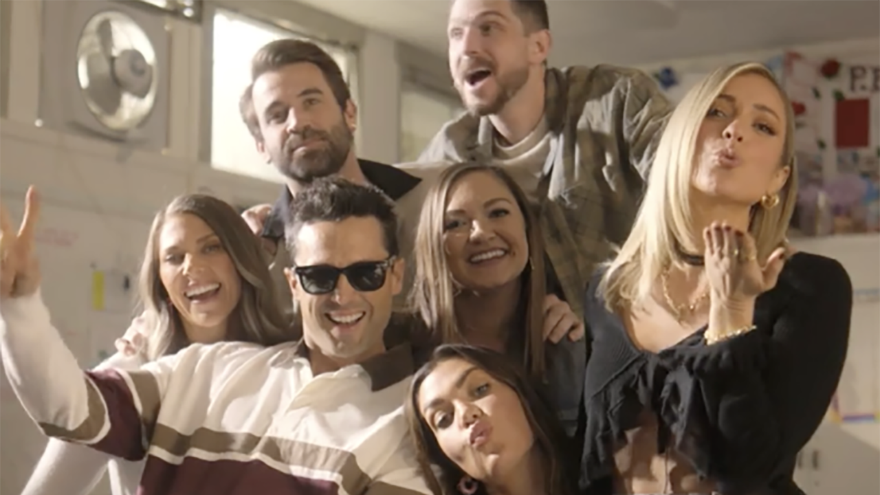 Kristin Cavallari Reunites With 'Laguna Beach' Cast for Most Nostalgic High School-Themed Photo Shoot Ever - Vimarsana News