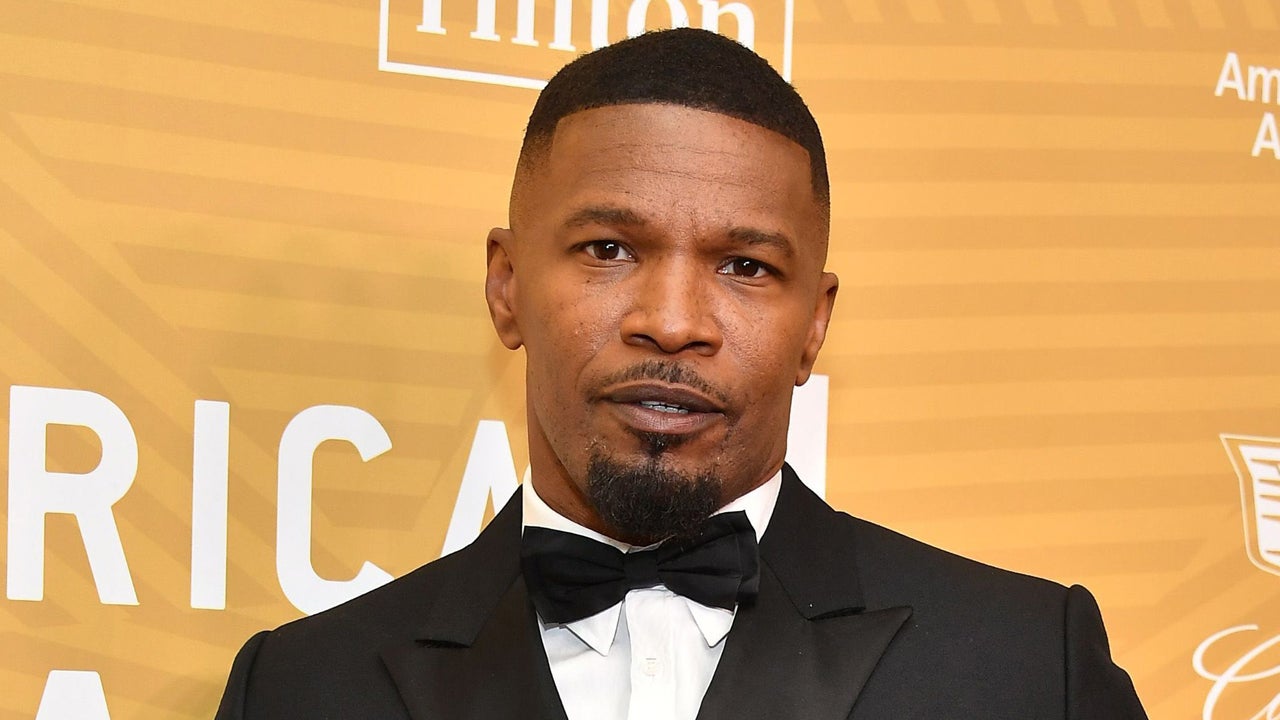Jamie Foxx Seen Helping a Woman in Chicago After Hospitalization