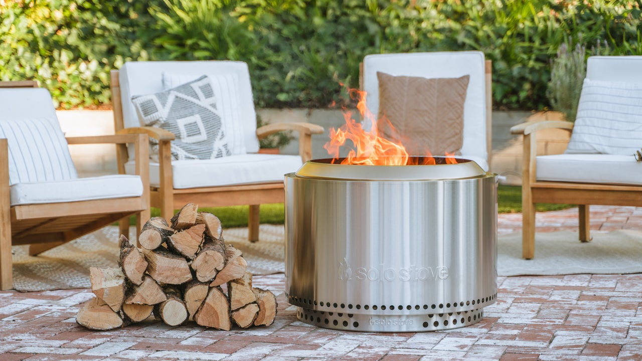 Save 45% on Solo Stove’s Fire Pit Backyard Bundles for Father’s Day