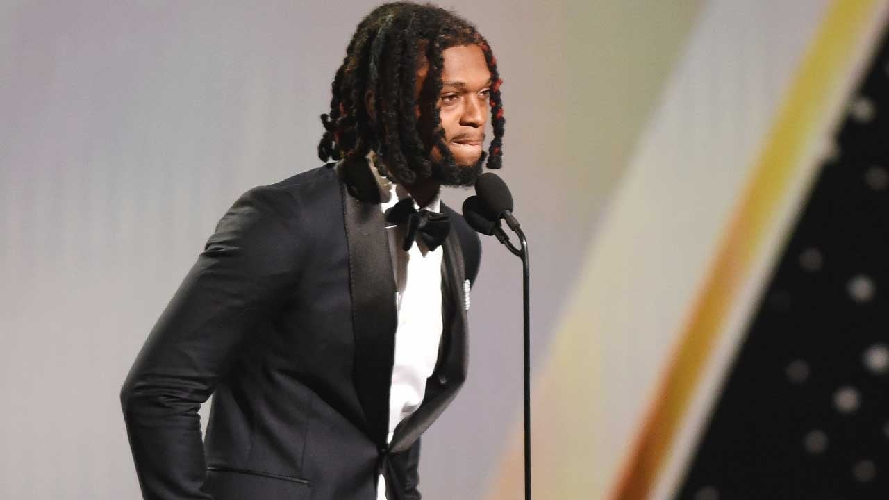 Damar Hamlin Tears Up While Presenting Buffalo Bills Training Staff With Pat Tillman Award at 2023 ESPY Awards - Vimarsana News