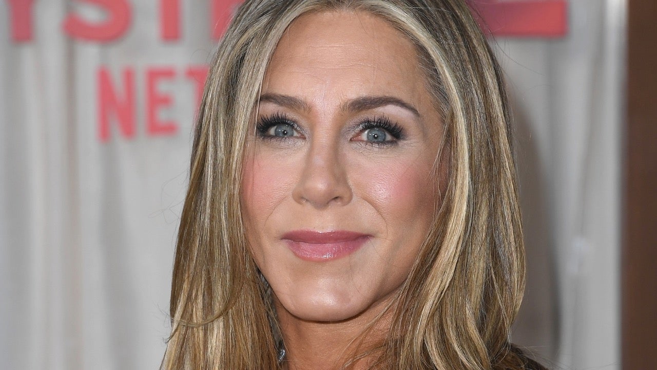Jennifer Aniston Reveals How Her Parents Affected Her Relationships