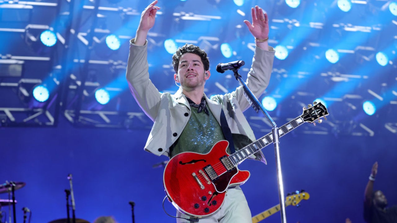 See Nick Jonas Fall in a Hole on Stage and Recover Like a Pro