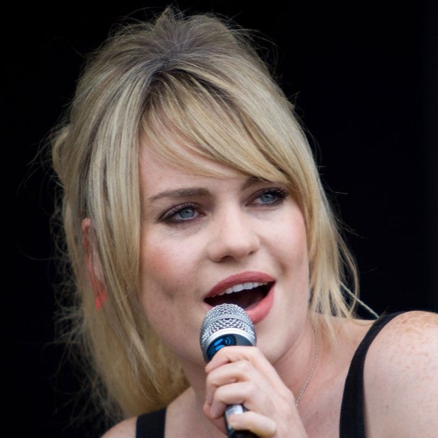 duffy sings in 2008