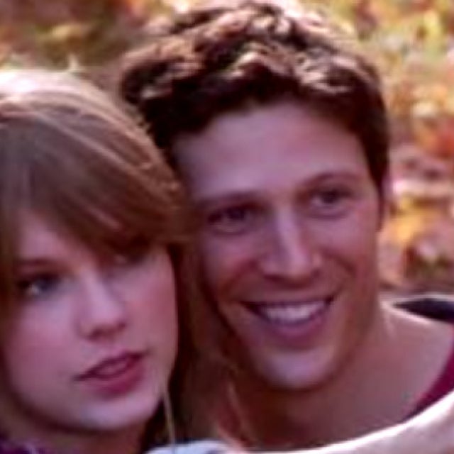 Taylor Swift Zach Gilford Ours