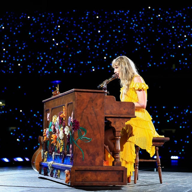 RIO DE JANEIRO, BRAZIL - NOVEMBER 17:  Taylor Swift performs onstage during "Taylor Swift | The Eras Tour" at Estadio Olimpico Nilton Santos on November 17, 2023 in Rio de Janeiro, Rio de Janeiro.