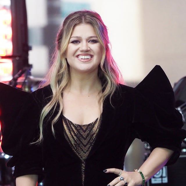 Kelly Clarkson performs live on NBC's "Today" at Rockefeller Plaza on September 22, 2023 in New York City.