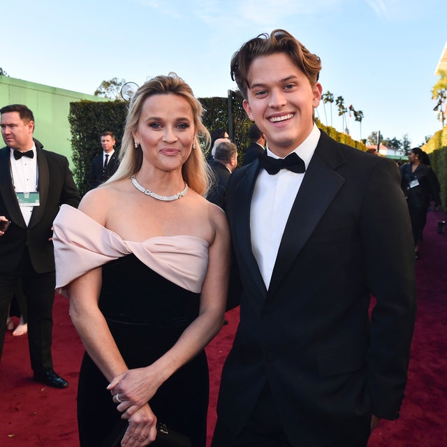 reese witherspoon and deacon phillippe at the 2024 golden globes