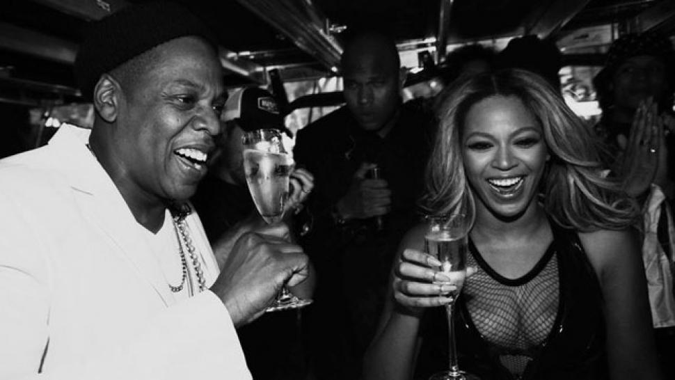 Jay-Z gifts fan champagne at Toronto Beyoncé concert