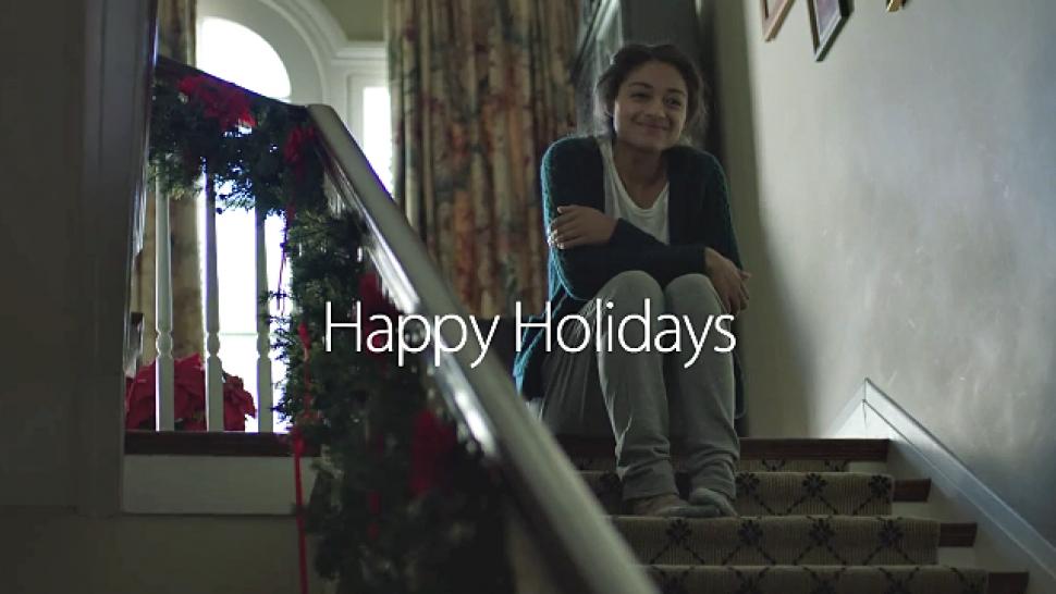 Apple Christmas Commercial 2022 This Apple Commercial Is Guaranteed to Make You Cry (Seriously, Grab a