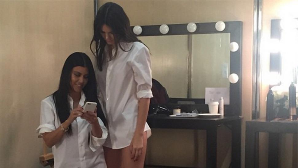 Kendall Jenner Towers Over Sister Kourtney Kardashian In Instagram Pic Entertainment Tonight