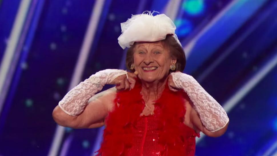 This 90-Year-Old Womans Striptease On Stage For America 