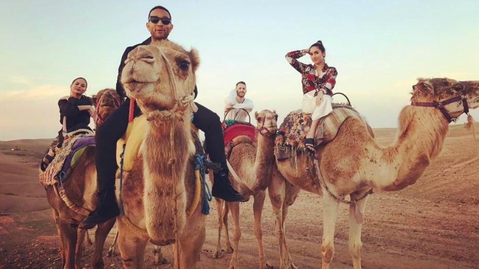 periodieke Luxe bevestig alstublieft Camels and Cuties -- John Legend and Chrissy Teigen Share More Moroccan  Family Vacation Photos! | Entertainment Tonight