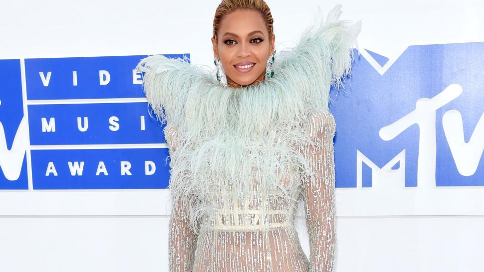 Beyonce at 2016 VMAs