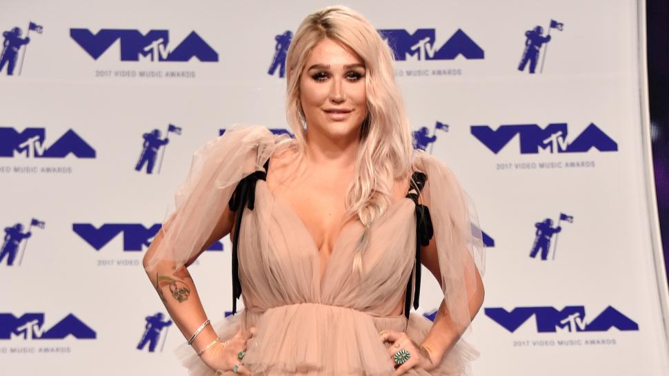Kesha at 2017 VMAs