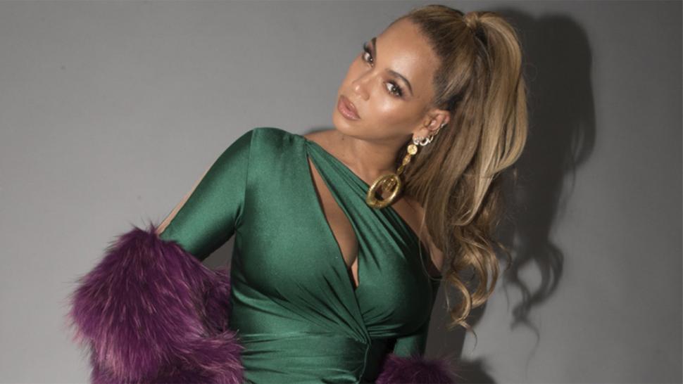 Beyonce in fur stole