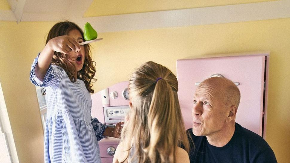 Bruce Willis at home with Daughter Evelyn and Mabel Ray, Elle Decor
