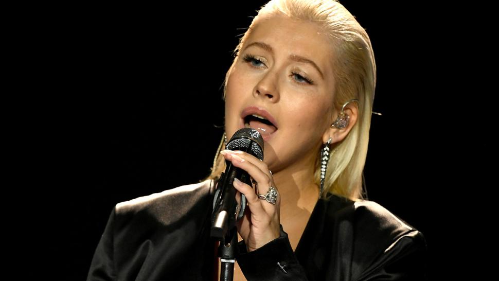 Christina Aguilera performs Whitney Houston tribute