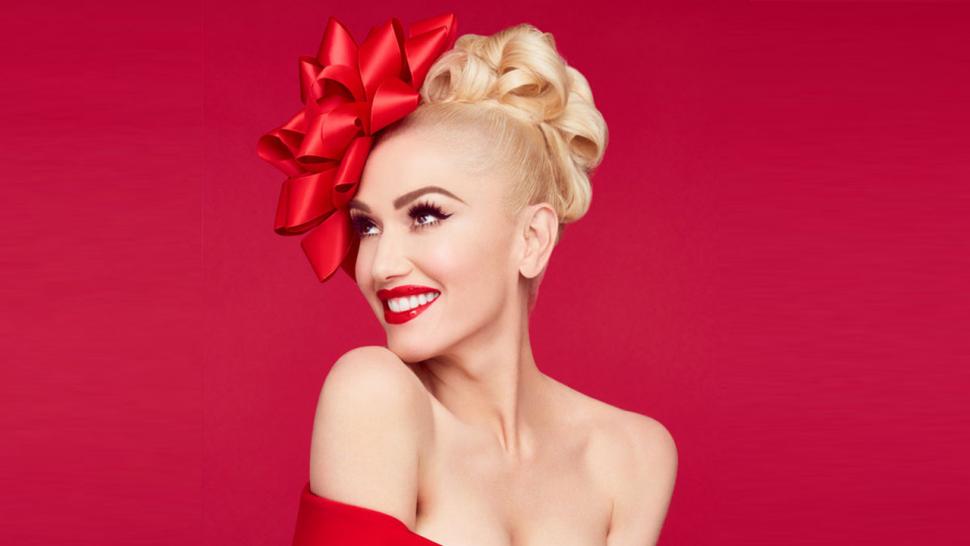 See All of Gwen Stefani's Amazingly Festive Christmas Special Looks