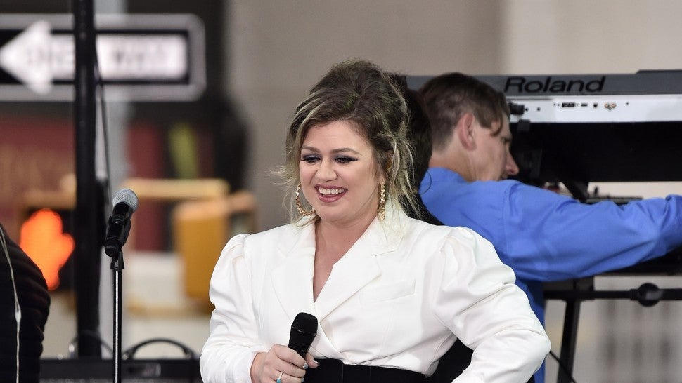 Kelly Clarkson performs live onstage on NBC's 'Today' Celebrates The International Day Of The Girl at Rockefeller Plaza on October 11, 2018 in New York City. 