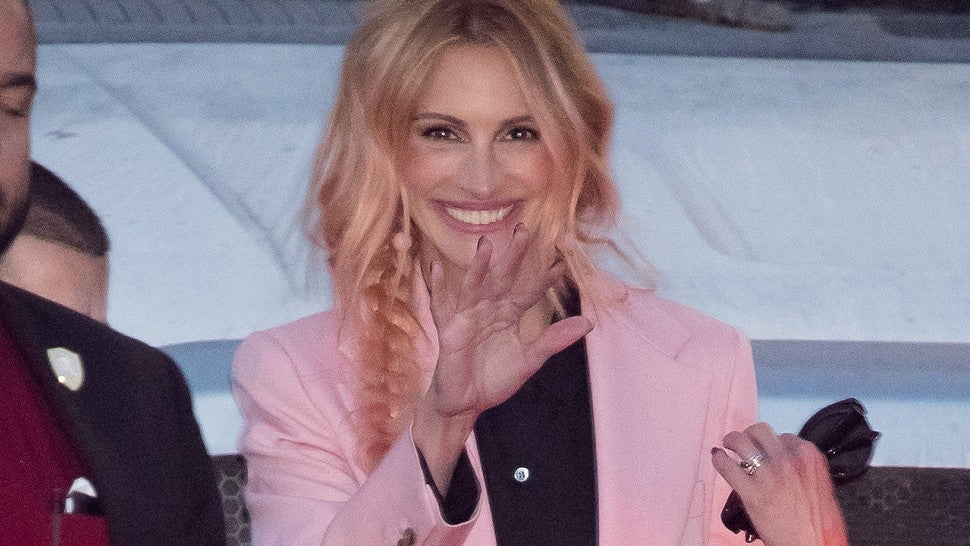 Julia Roberts' Pink Halloween Hair Matches Her Chic 