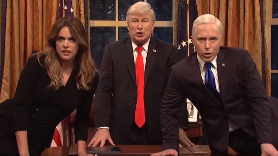 Snl Donald Trump And His Cohorts Sing Twisted Cover Of Queens