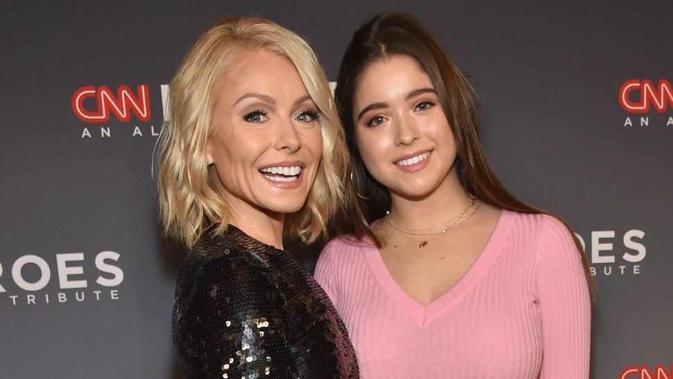 Kelly Ripa Says Daughter Lola Walked In On Her And Mark Consuelos Having Sex On Father S Day