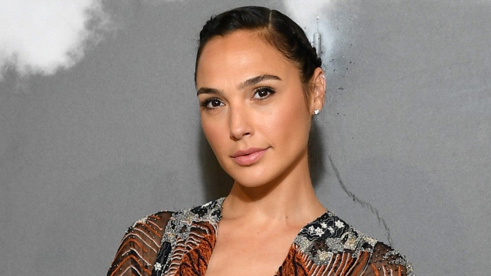 Gal Gadot To Play Hedy Lamarr Actress And Inventor In Showtime Limited Series Entertainment Tonight