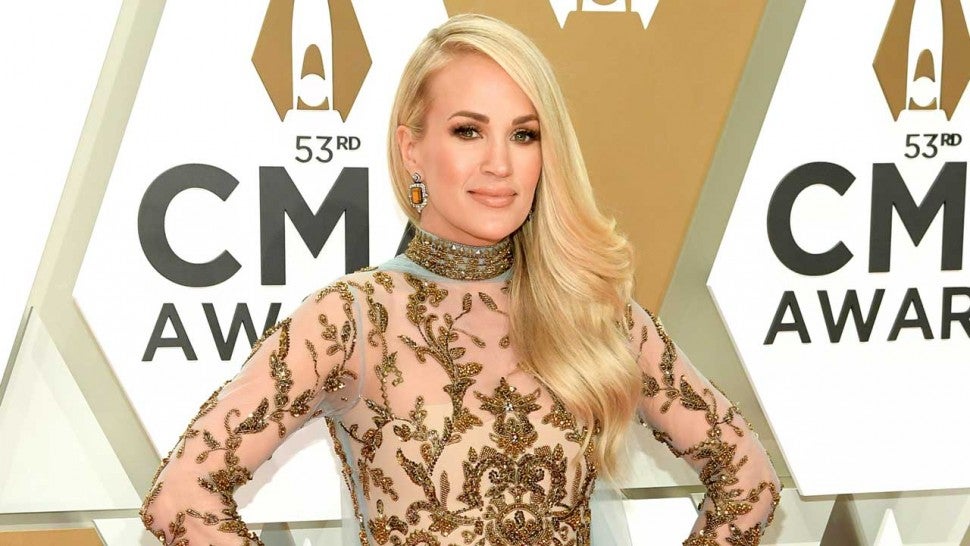 carrie underwood at 2019 cma