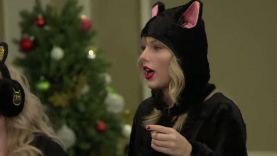 Taylor Swift And Cats Cast Attend Cat School Led By Co