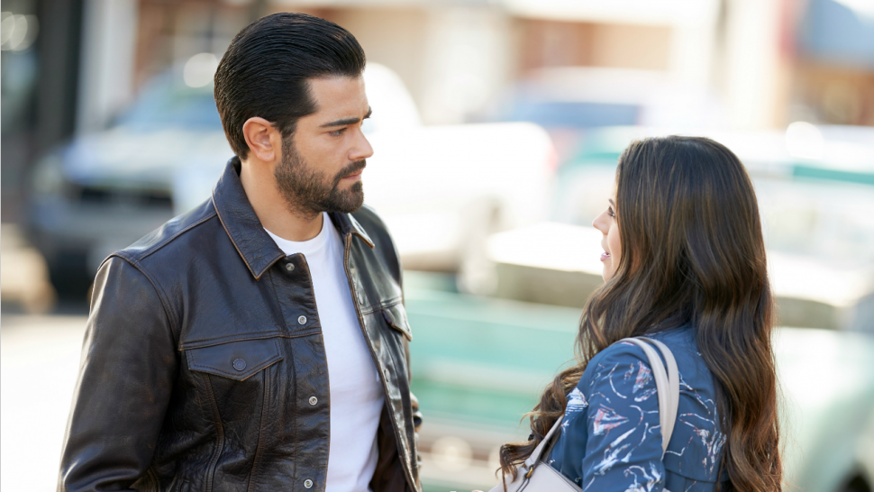 Hallmark S Chesapeake Shores Renewed For Season 5 Entertainment Tonight The storyline of chesapeake shores season 5. chesapeake shores renewed for season 5