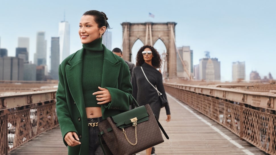 Isolator Maand eigendom Michael Kors Handbags, Coats, and Boots are Up to 70% Off Right Now -- Plus  Take an Extra 15% Off This Weekend | Entertainment Tonight