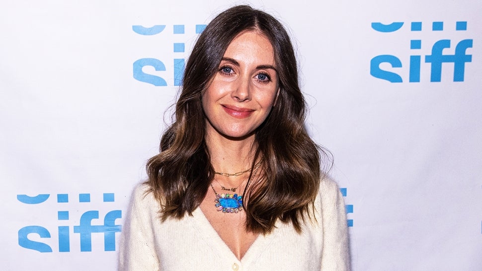 Alison Brie Recalls the Childhood Accident That Almost Left Her Blind.jpg