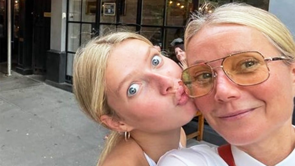 Gwyneth Paltrow and Lookalike Daughter Apple Martin Have an Envy-Worthy 48 Hours in NYC.jpg