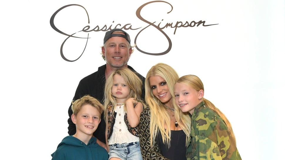 Jessica Simpson's Daughter Maxwell Sings and Dances Along to Her 2006 Hit 'A Public Affair'.jpg
