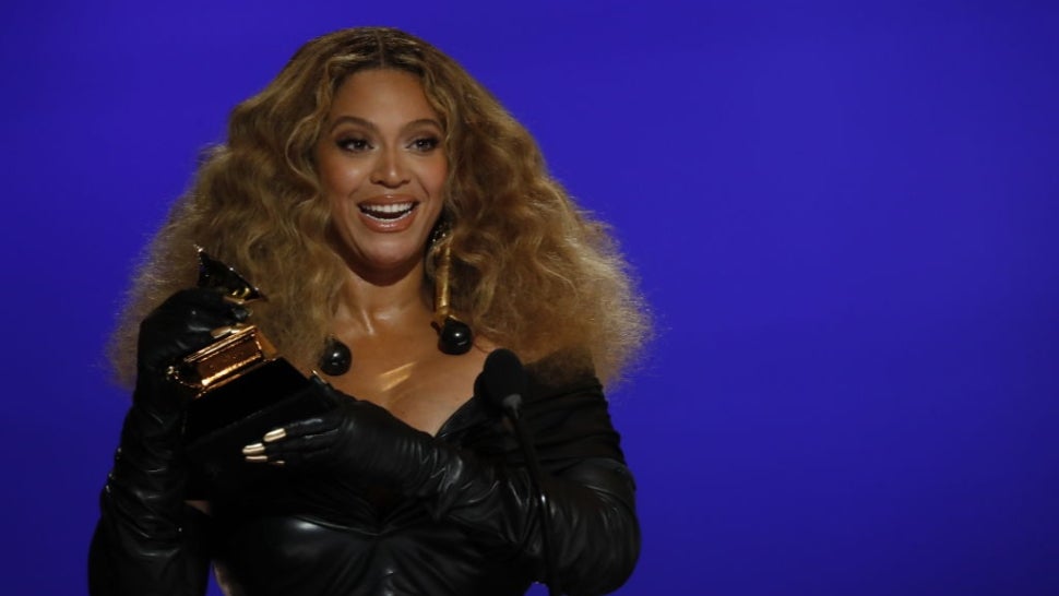 10 Irreplaceable Gifts for the Beyoncé Fan in Your Life | Entertainment ...