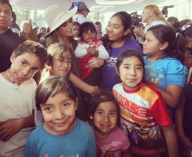Paris Hilton Flies to Mexico to Visit Victims of Terrible Earthquake
