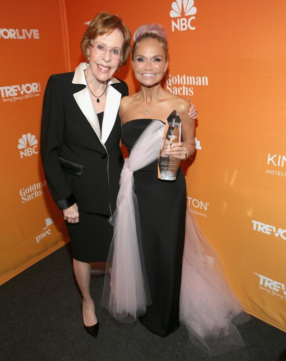 Carol Burnett and Kristin Chenoweth pose with Icon Award at The Trevor Project's 2017 TrevorLIVE LA Gala
