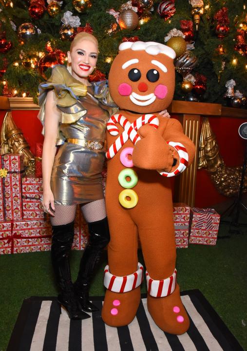 Gwen Stefani and gingerbread man