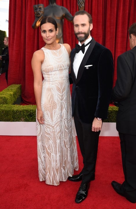 Maria Dolores Dieguez and Joseph Fiennes at 2018 SAG Awards