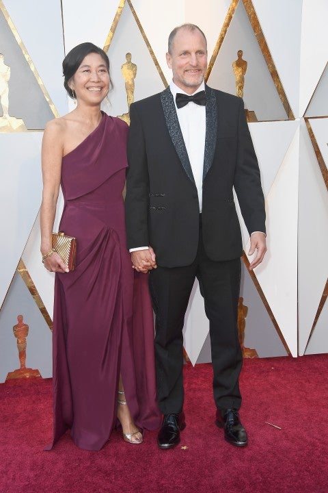 Laura Louie and Woody Harrelson at 2018 Oscars