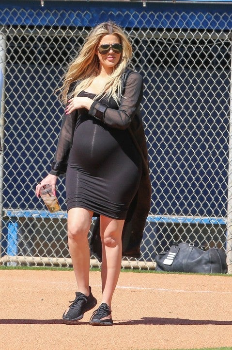 Mig selv Krudt Etableret teori Take a Look Back at Khloe Kardashian's Stunning Pregnancy Style |  Entertainment Tonight