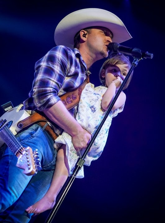 Justin Moore and daughter on tour