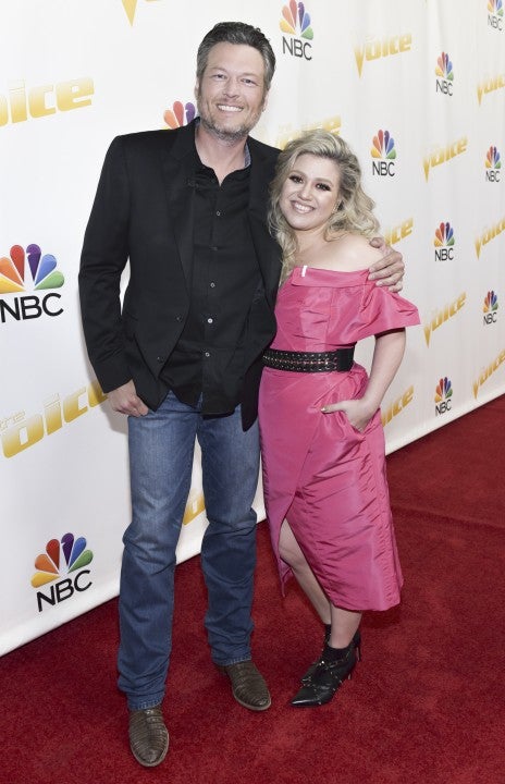 Blake Shelton and Kelly Clarkson at The Voice on 4/30