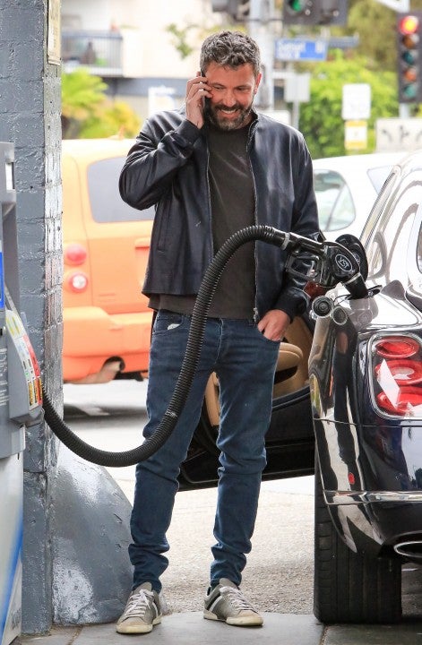 Ben Affleck pumps gas