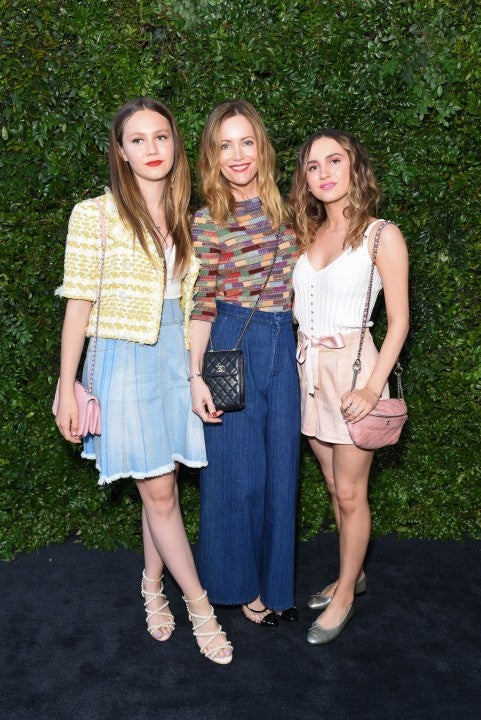 Maude Apatow, Leslie Mann and Iris Apatow at CHANEL Dinner Celebrating Our Majestic Oceans