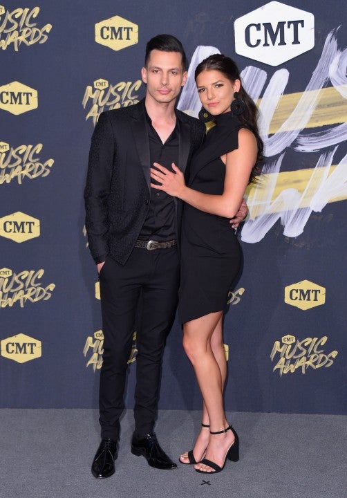 Devin Dawson and Leah Sykes at 2018 cmt music awards